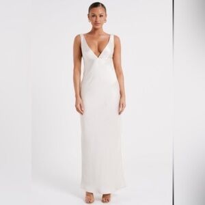 Meshki White Sleeveless V-Neck Gown